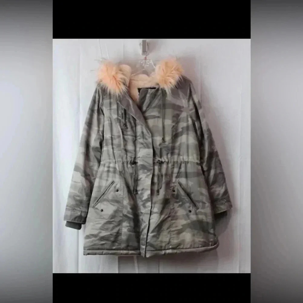 TORRID GRAY CAMO TWILL FUR LINED PARKA WINTER JACKET 00 - Picture 3 of 11